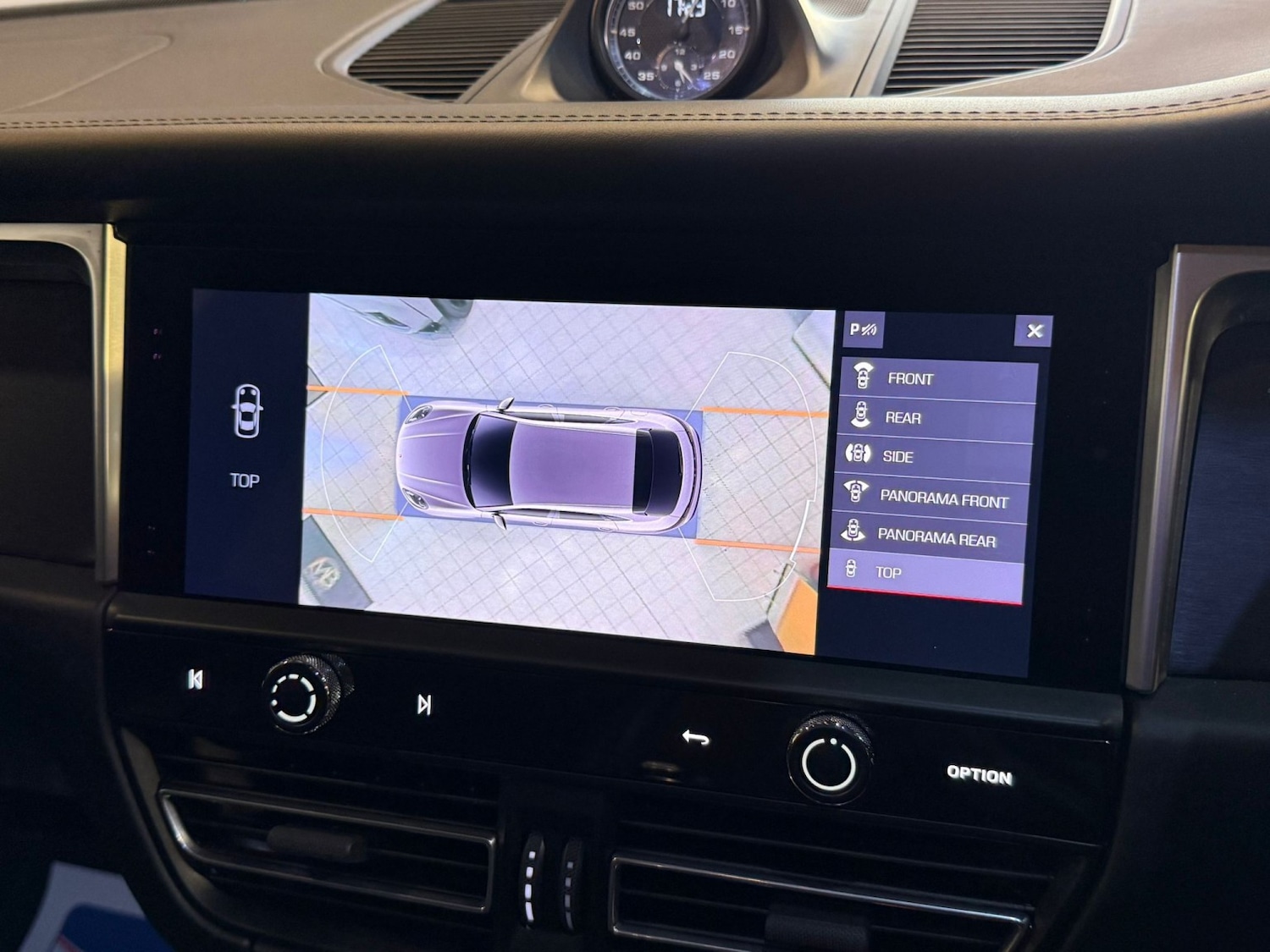 Used Porsche Macan 2023 for sale - 76358122: Photo 21