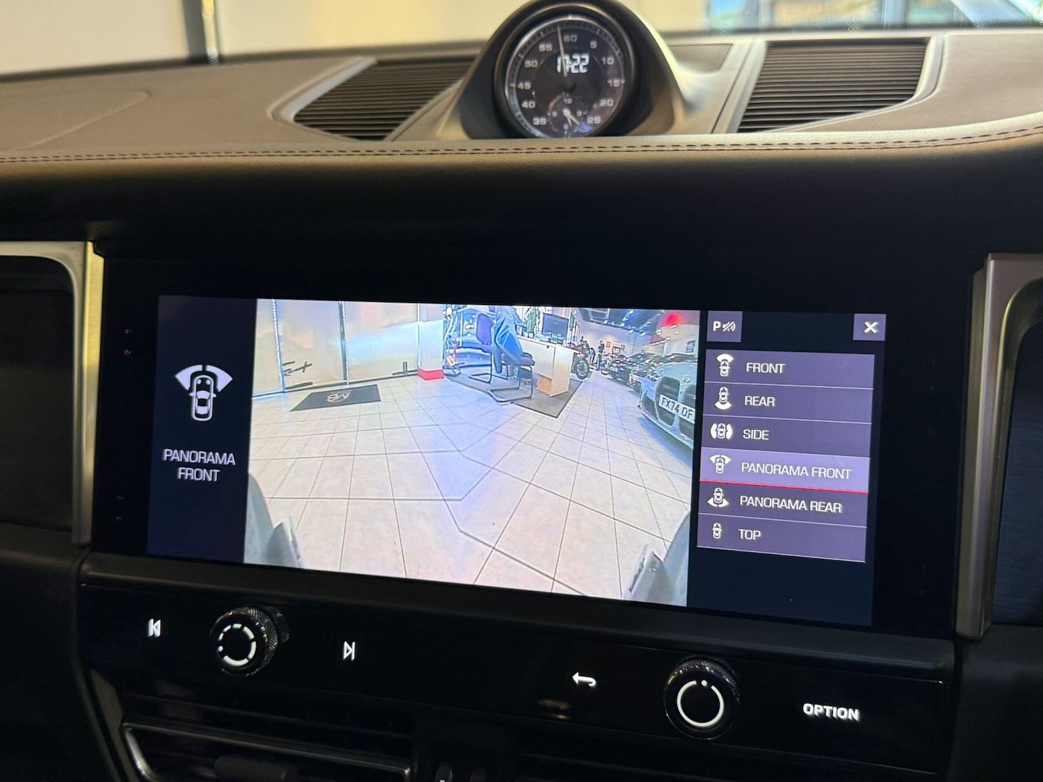 Used Porsche Macan 2023 for sale - 76358122: Photo 23