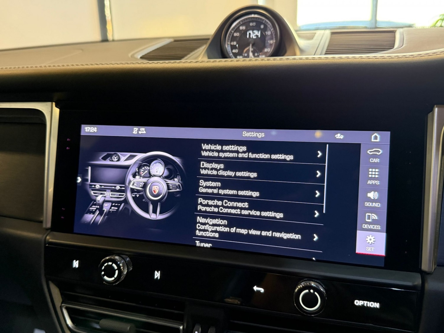 Used Porsche Macan 2023 for sale - 76358122: Photo 24