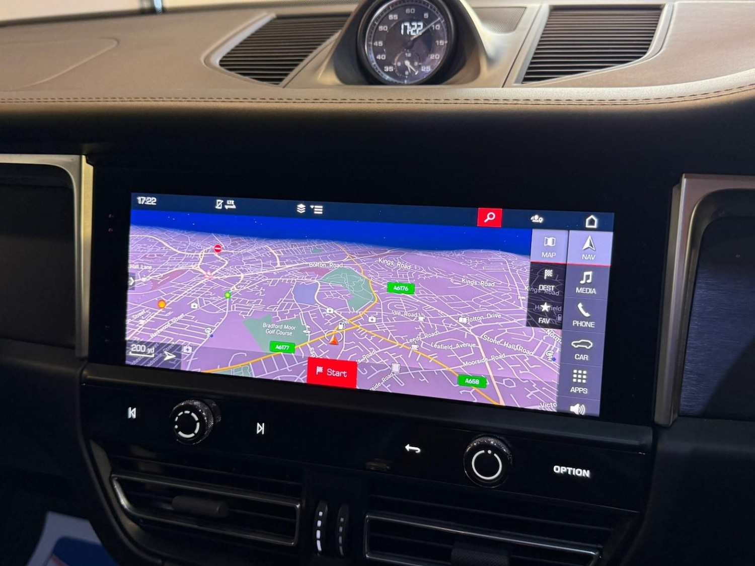 Used Porsche Macan 2023 for sale - 76358122: Photo 25