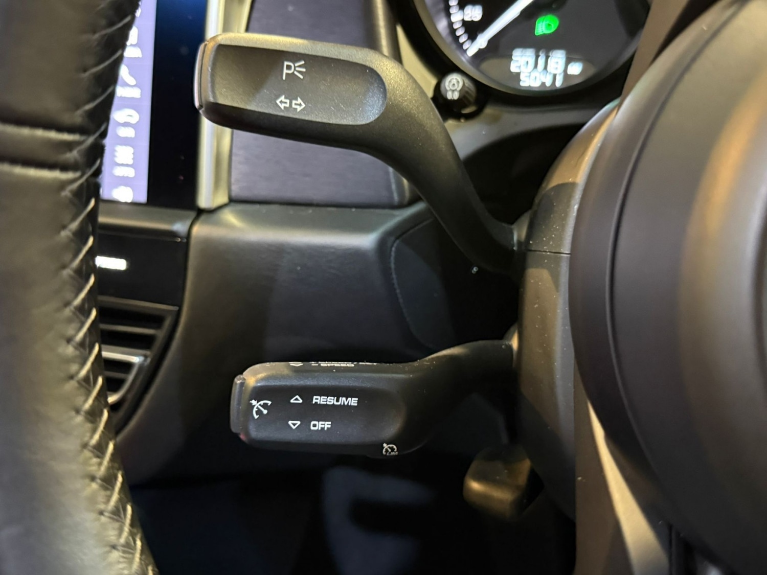 Used Porsche Macan 2023 for sale - 76358122: Photo 30