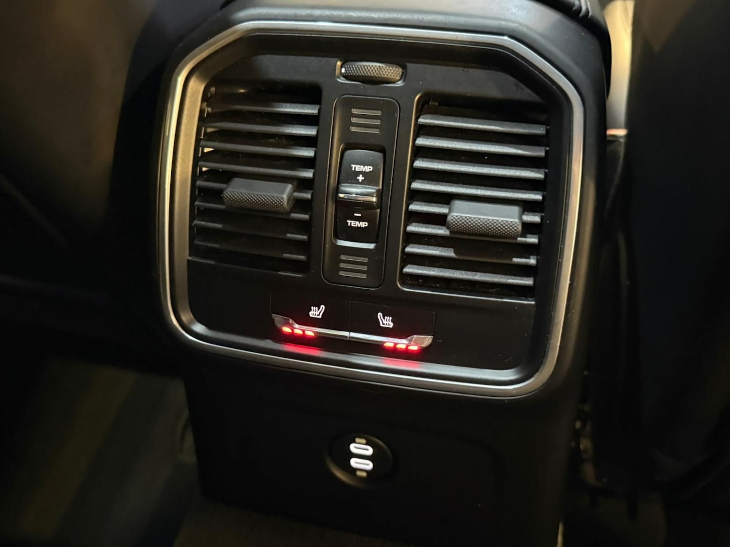 Used Porsche Macan 2023 for sale - 76358122: Photo 31