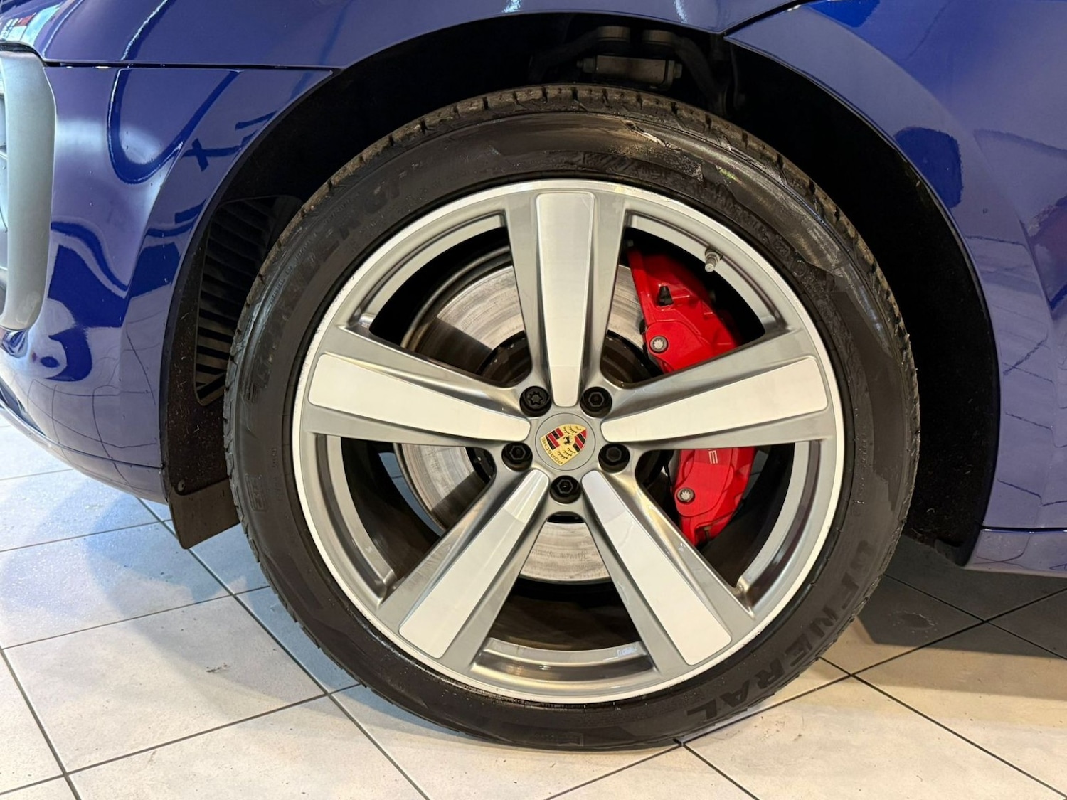 Used Porsche Macan 2023 for sale - 76358122: Photo 40