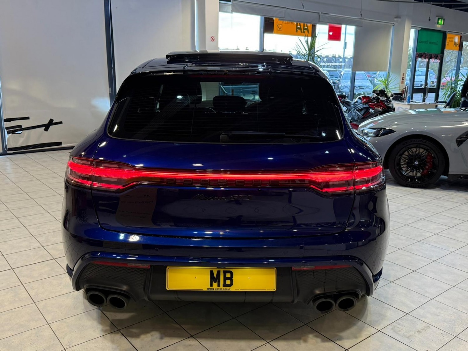 Used Porsche Macan 2023 for sale - 76358122: Photo 8