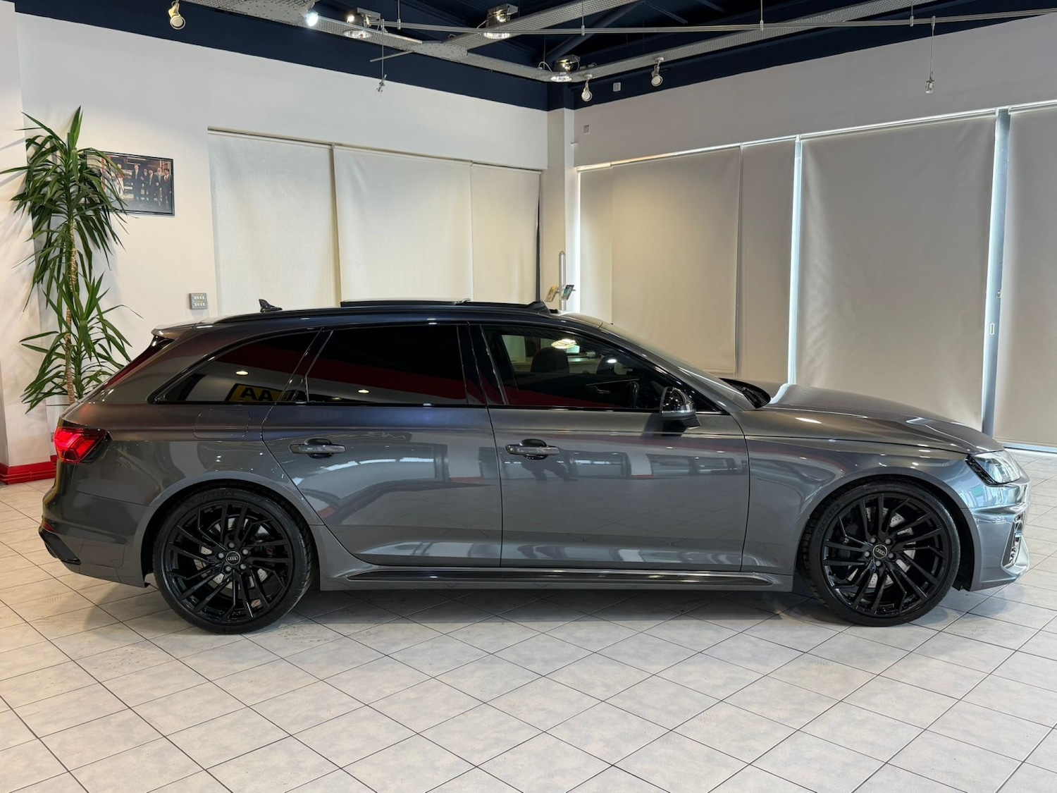 Used Audi RS4 2020 for sale - 78057055: Photo 12