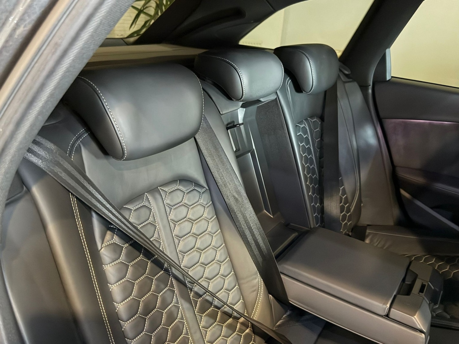 Used Audi RS4 2020 for sale - 78057055: Photo 16