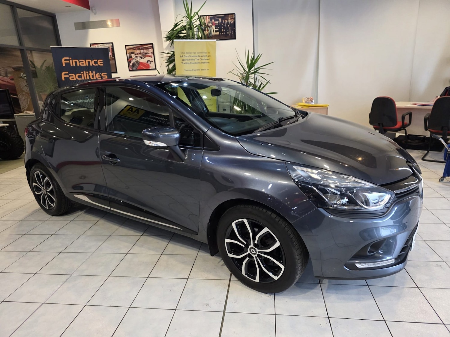 Used Renault Clio 2018 for sale - 76741287: Photo 12