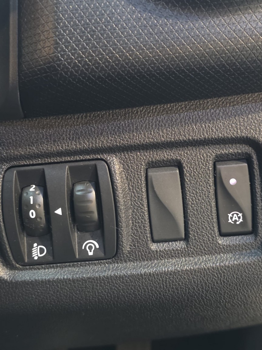 Used Renault Clio 2018 for sale - 76741287: Photo 24