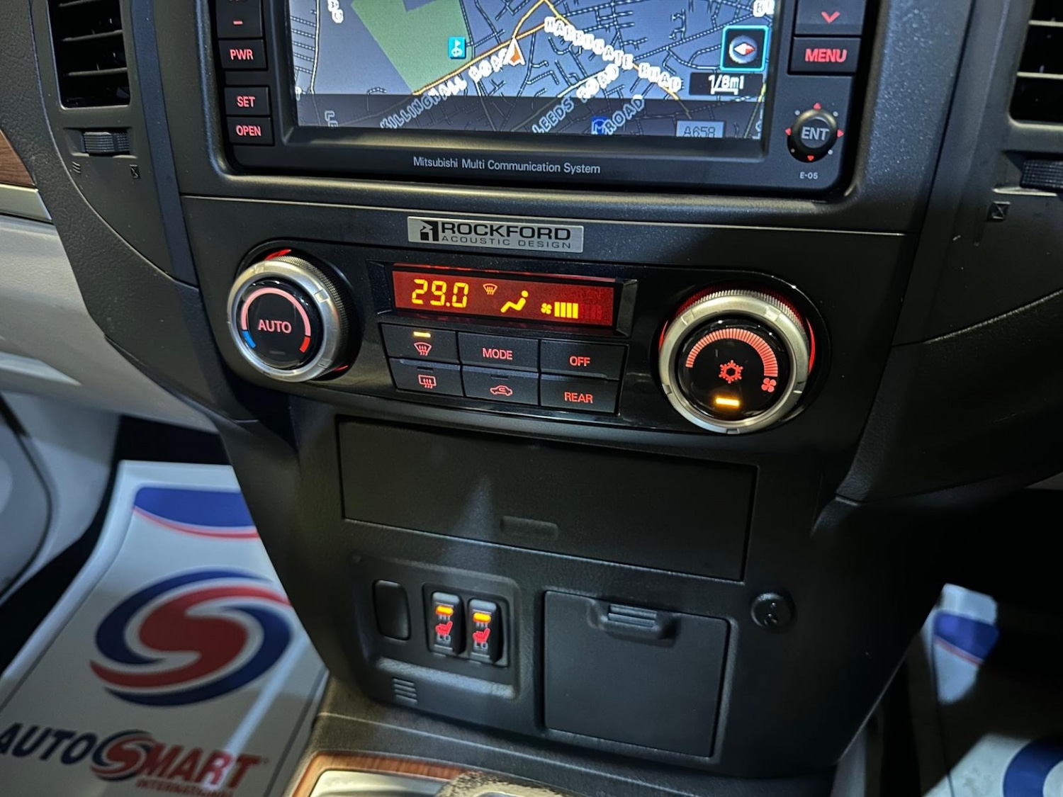 Used Mitsubishi Shogun 2011 for sale - 77781779: Photo 24