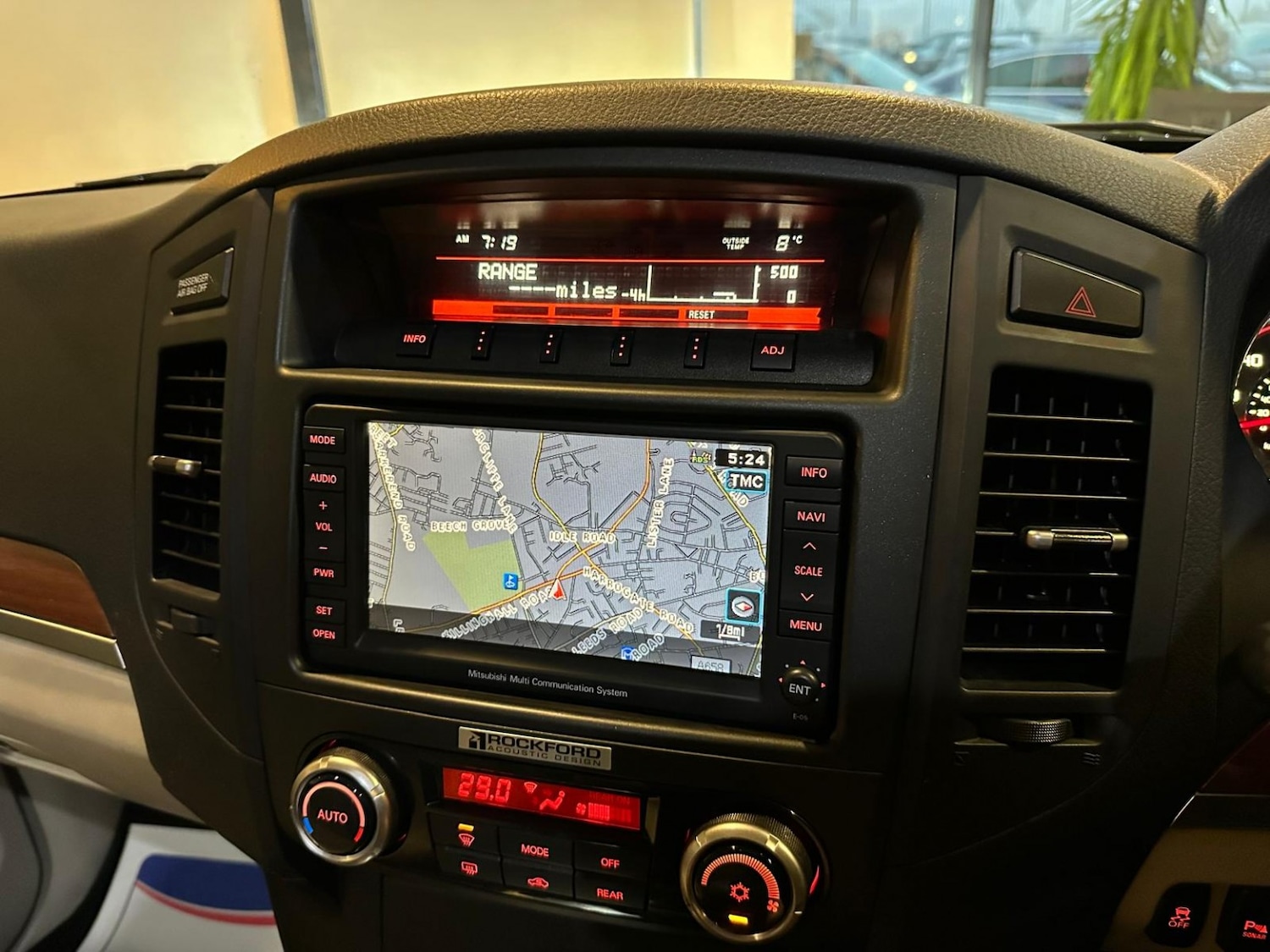 Used Mitsubishi Shogun 2011 for sale - 77781779: Photo 25