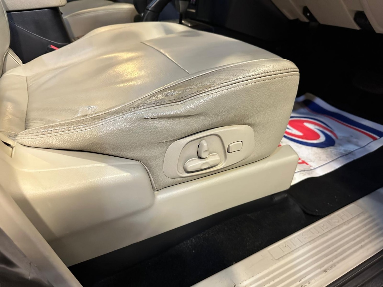 Used Mitsubishi Shogun 2011 for sale - 77781779: Photo 32