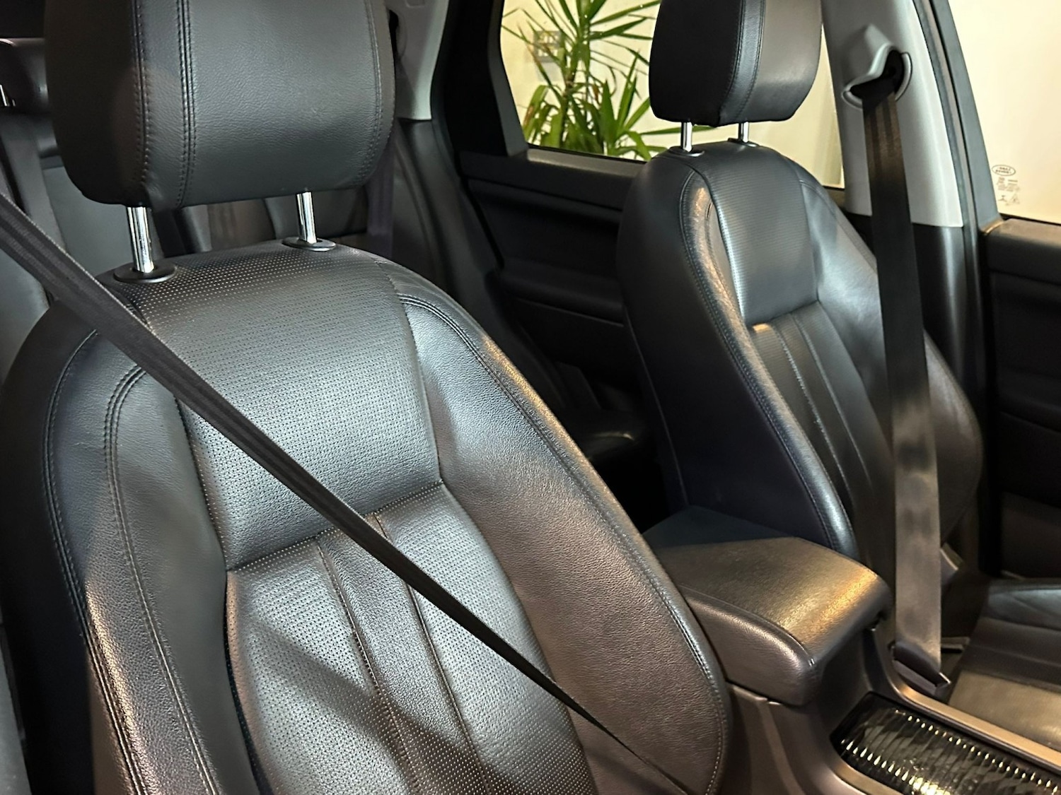 Used Land Rover Discovery Sport 2017 for sale - 77632401: Photo 16