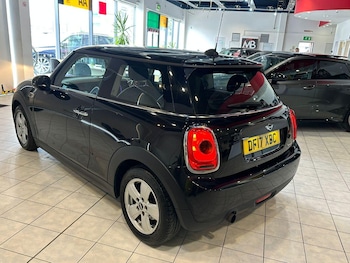 Used MINI Hatch 2017 for sale - 75615788: Photo