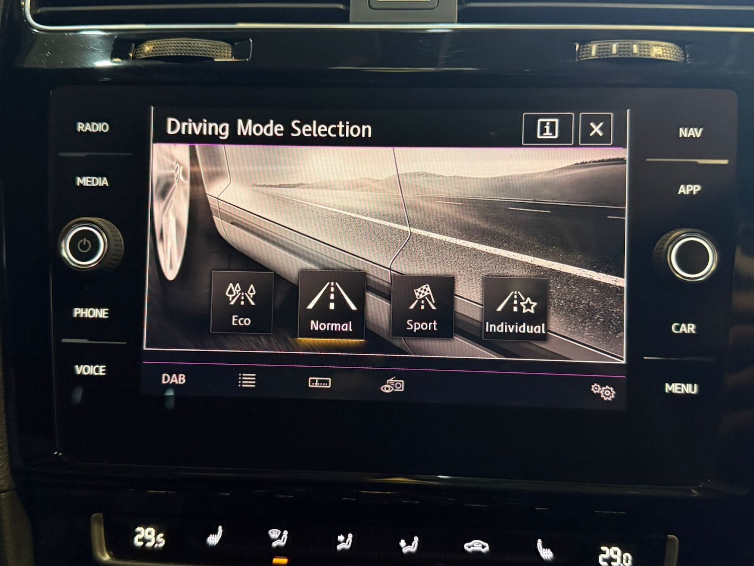 Used Volkswagen Golf 2018 for sale - 77758983: Photo 13