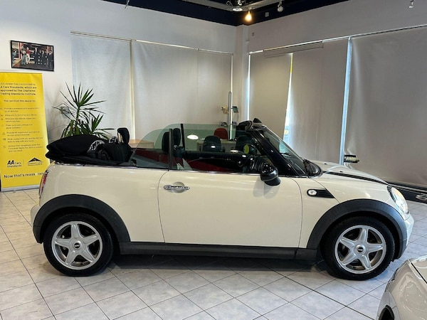 Used MINI Convertible 2010 for sale - 76246107: Photo 10
