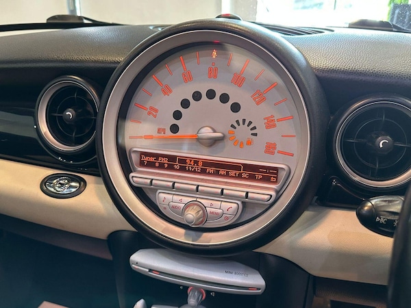 Used MINI Convertible 2010 for sale - 76246107: Photo 19