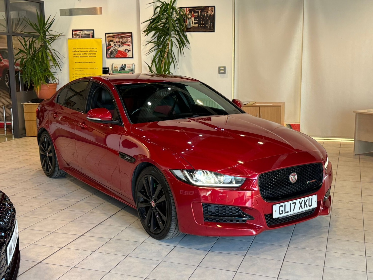 Used Jaguar XE 2017 for sale - 78112057: Photo 2