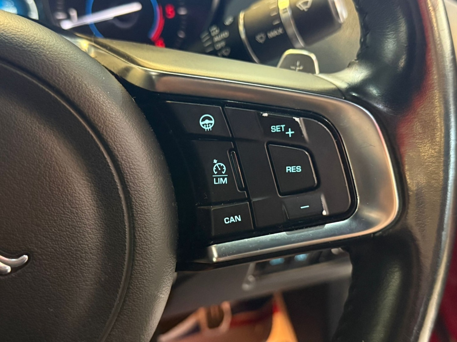 Used Jaguar XE 2017 for sale - 78112057: Photo 27