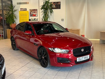 Used Jaguar XE 2017 for sale - 78112057: Photo