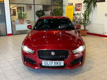 Used Jaguar XE 2017 for sale - 78112057: Photo