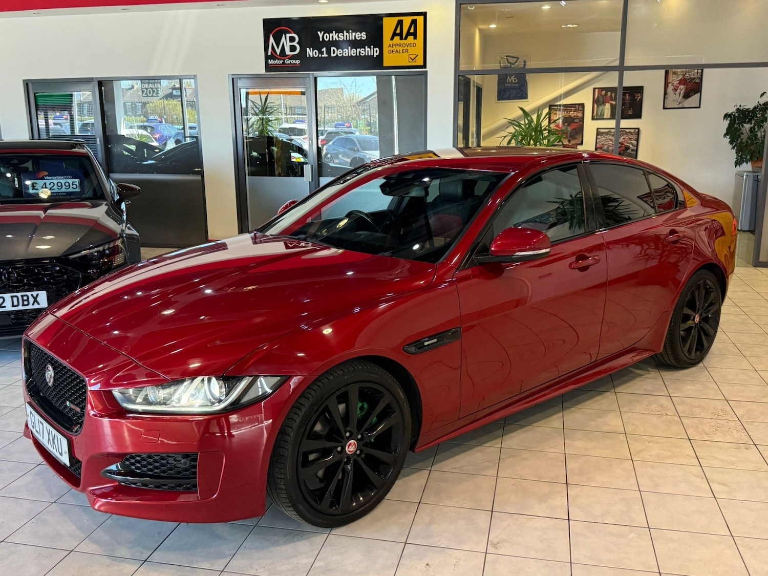 Used Jaguar XE 2017 for sale - 78112057: Photo 4