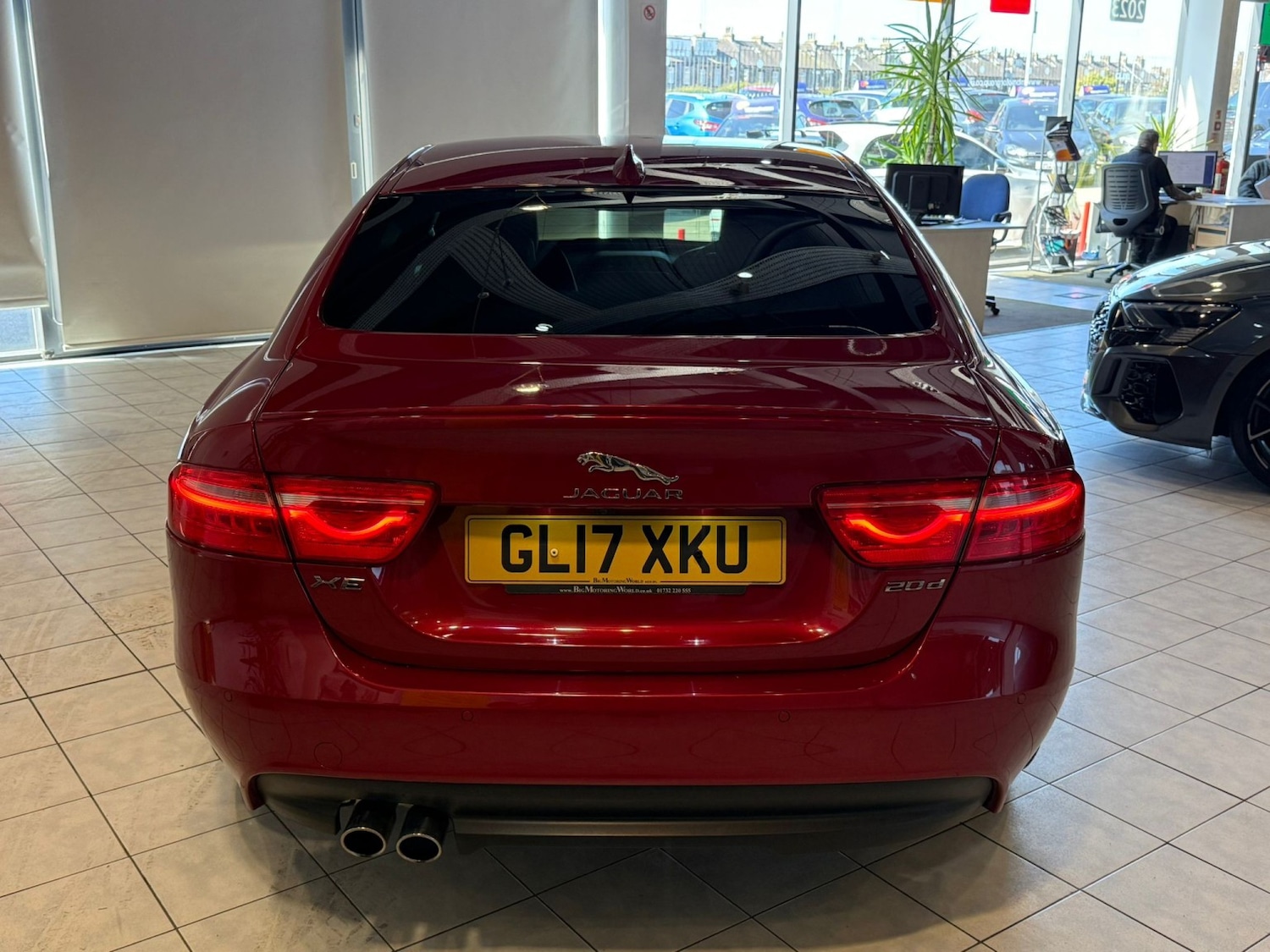 Used Jaguar XE 2017 for sale - 78112057: Photo 8