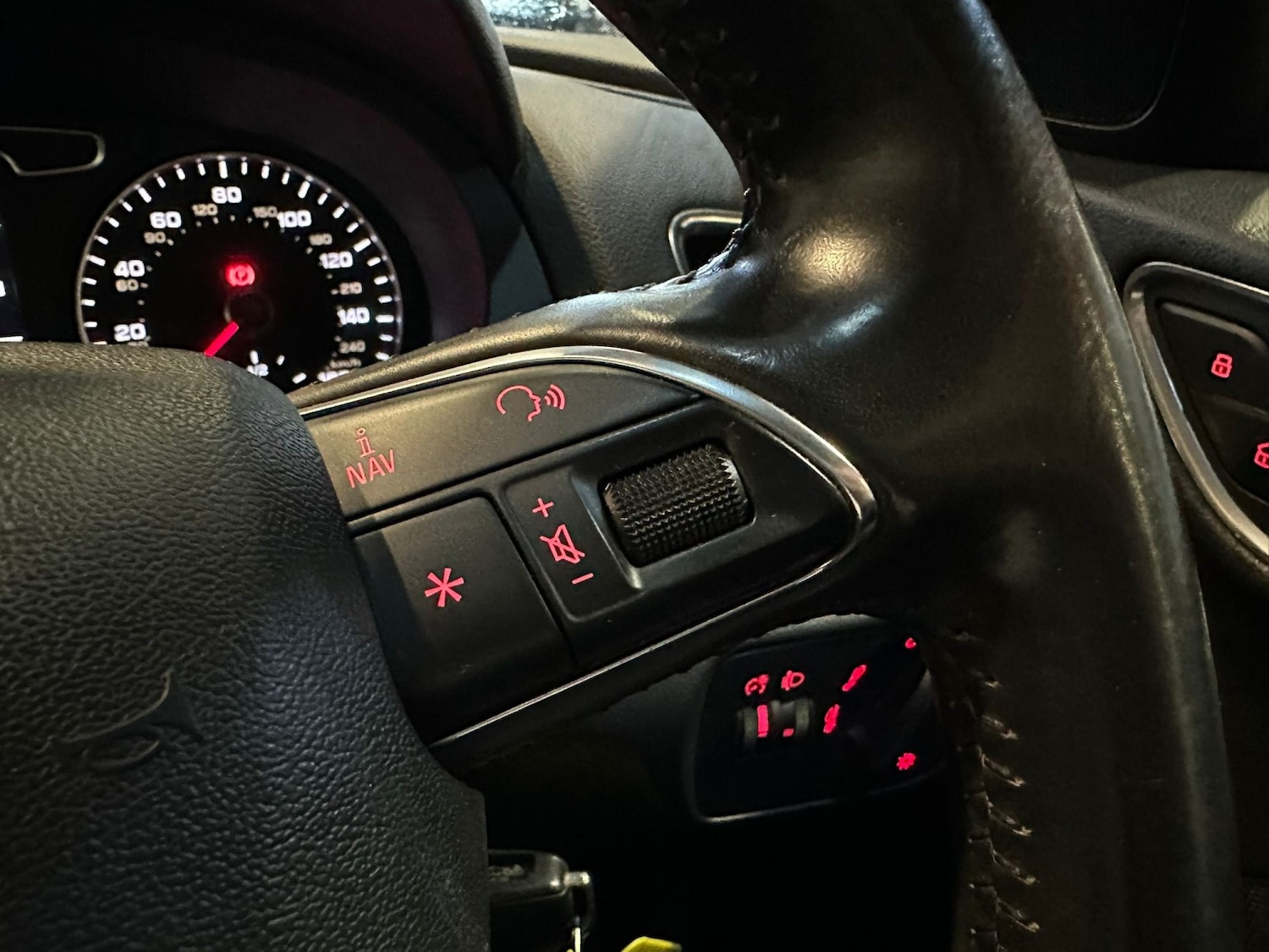 Used Audi Q3 2012 for sale - 76591471: Photo 21