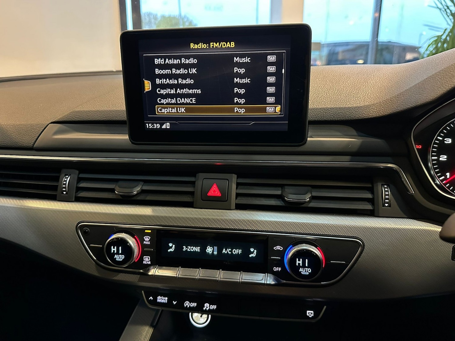 Used Audi A4 2016 for sale - 76588435: Photo 16