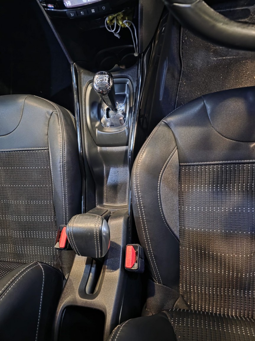 Used Peugeot 2008 2015 for sale - 77118561: Photo 13