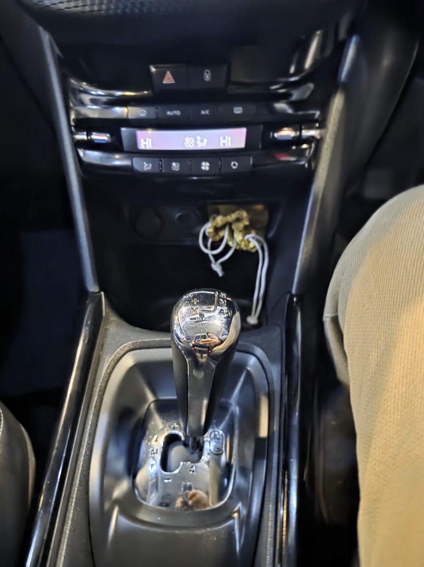 Used Peugeot 2008 2015 for sale - 77118561: Photo 17