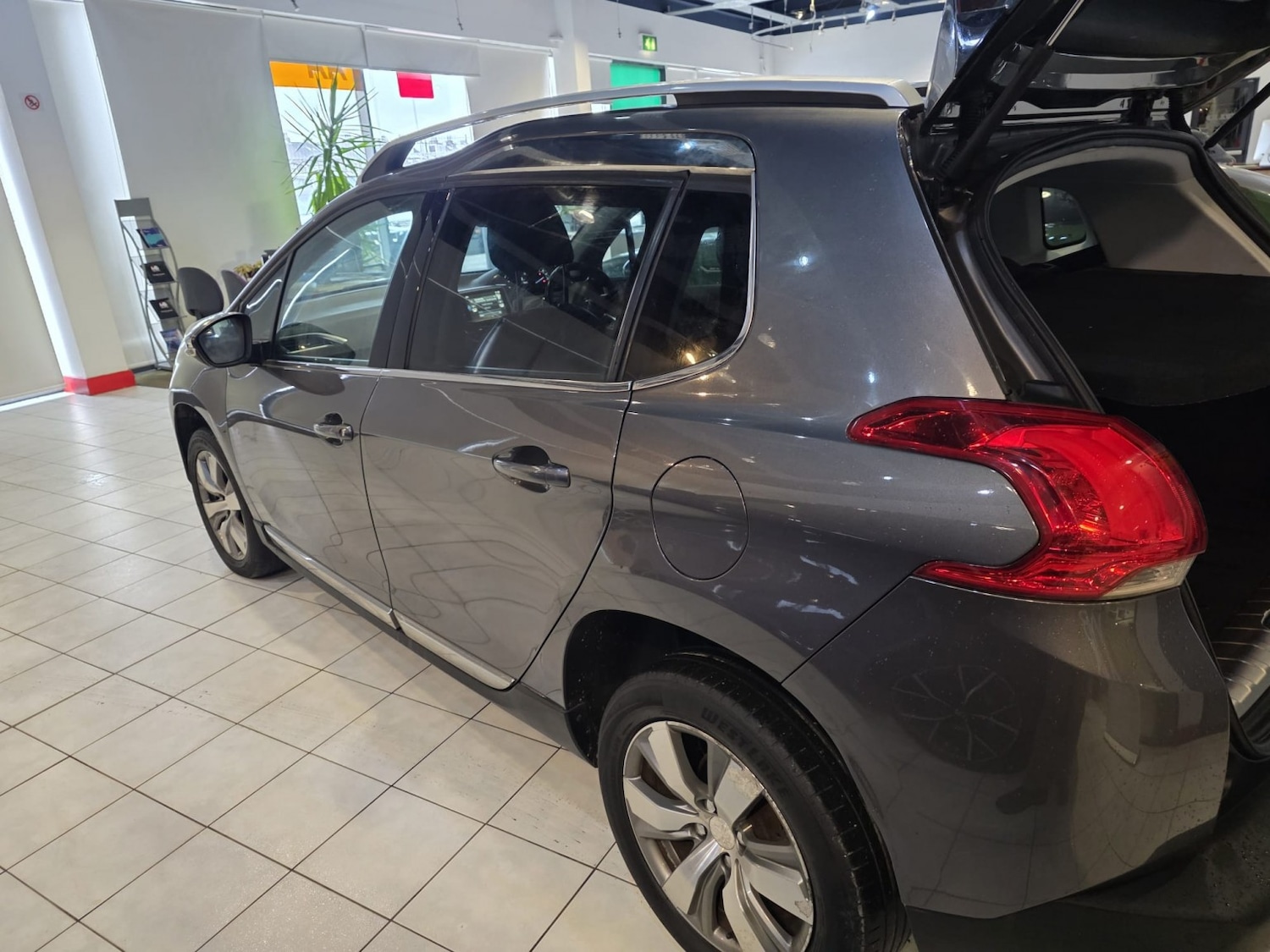 Used Peugeot 2008 2015 for sale - 77118561: Photo 5