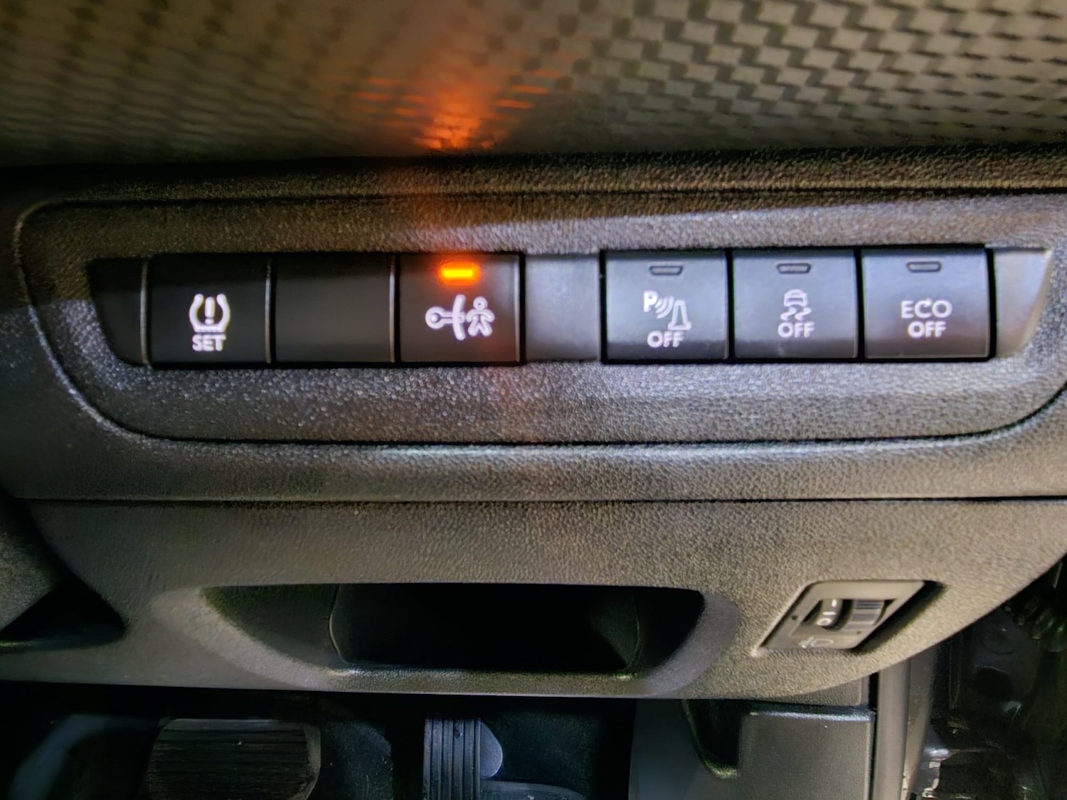 Used Peugeot 2008 2015 for sale - 77595300: Photo 17