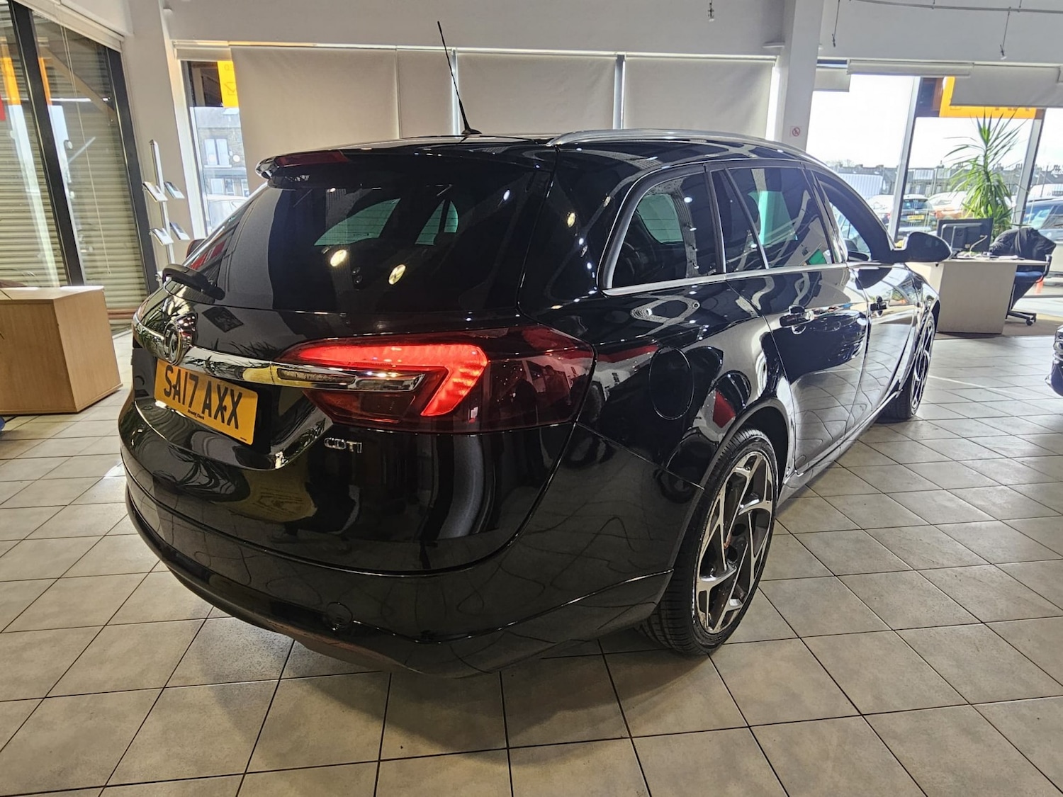 Used Vauxhall Insignia 2017 for sale - 77656182: Photo 5