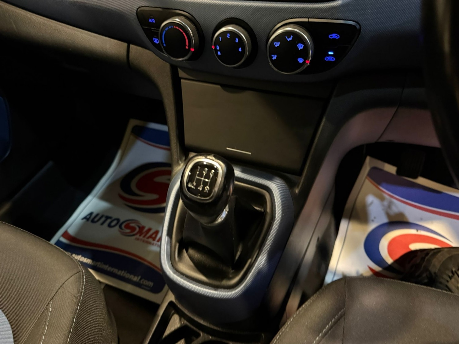 Used Hyundai i10 2015 for sale - 77643757: Photo 14