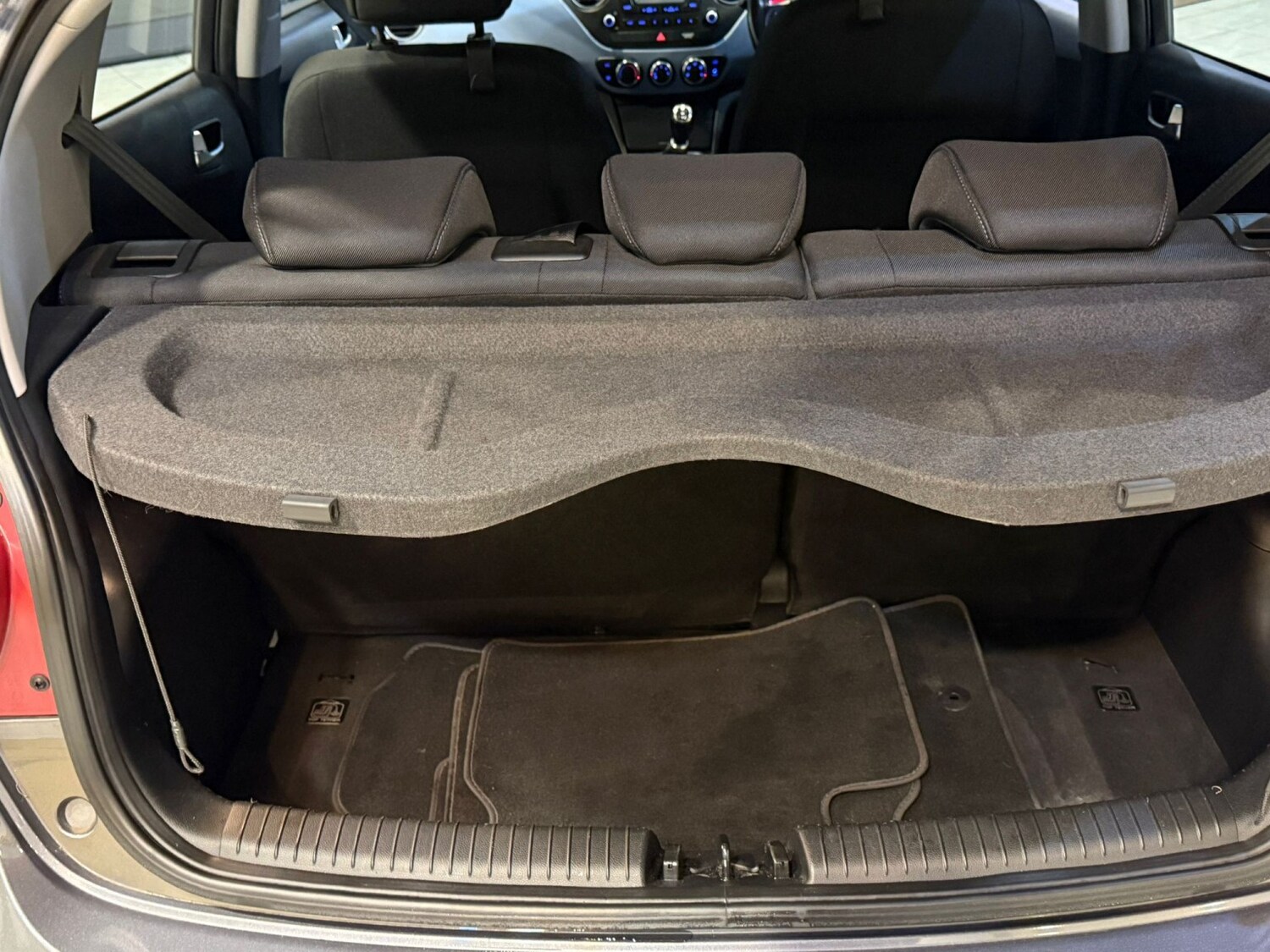 Used Hyundai i10 2015 for sale - 77643757: Photo 8