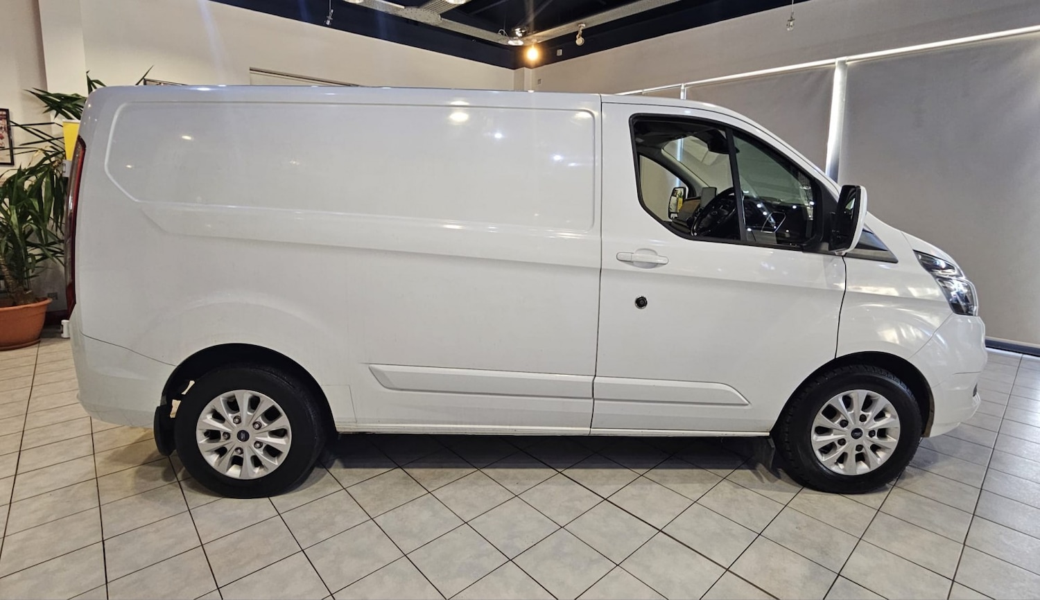 Used Ford Transit Custom 2019 for sale - 77189323: Photo 6