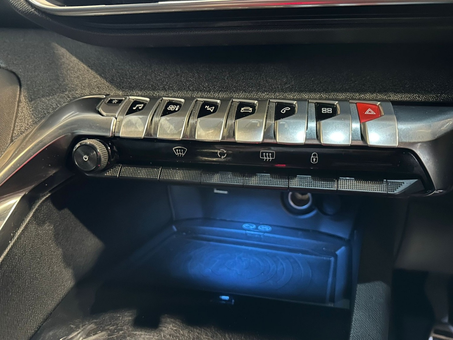 Used Peugeot 3008 2018 for sale - 76666094: Photo 24