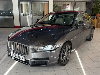 Used Jaguar XE 2018 for sale - 79483278: Photo