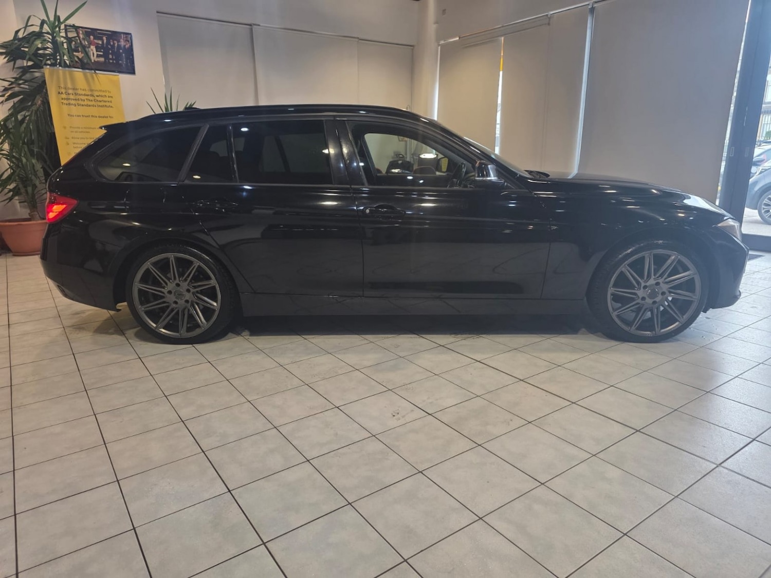 Used BMW 3 Series 2012 for sale - 76712486: Photo 11