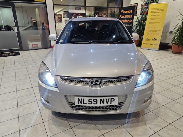 Used Hyundai i30 2009 for sale - 76268476: Photo 2