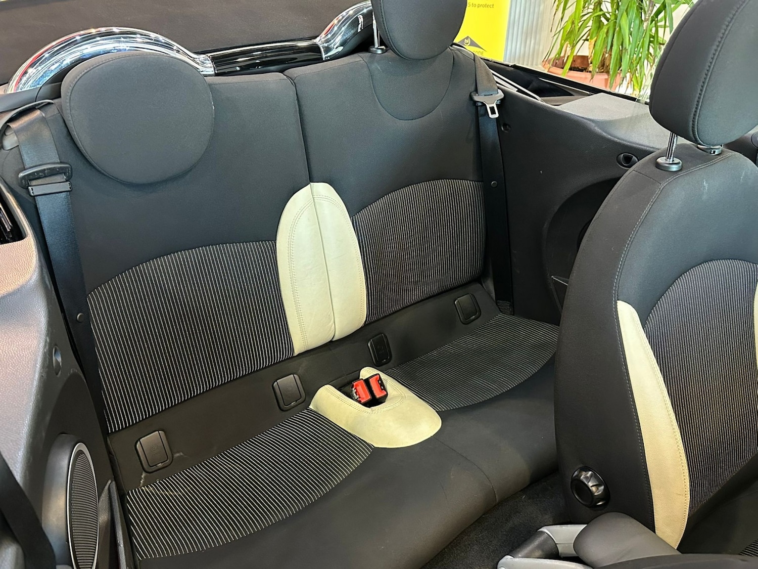 Used MINI Convertible 2010 for sale - 76656095: Photo 12