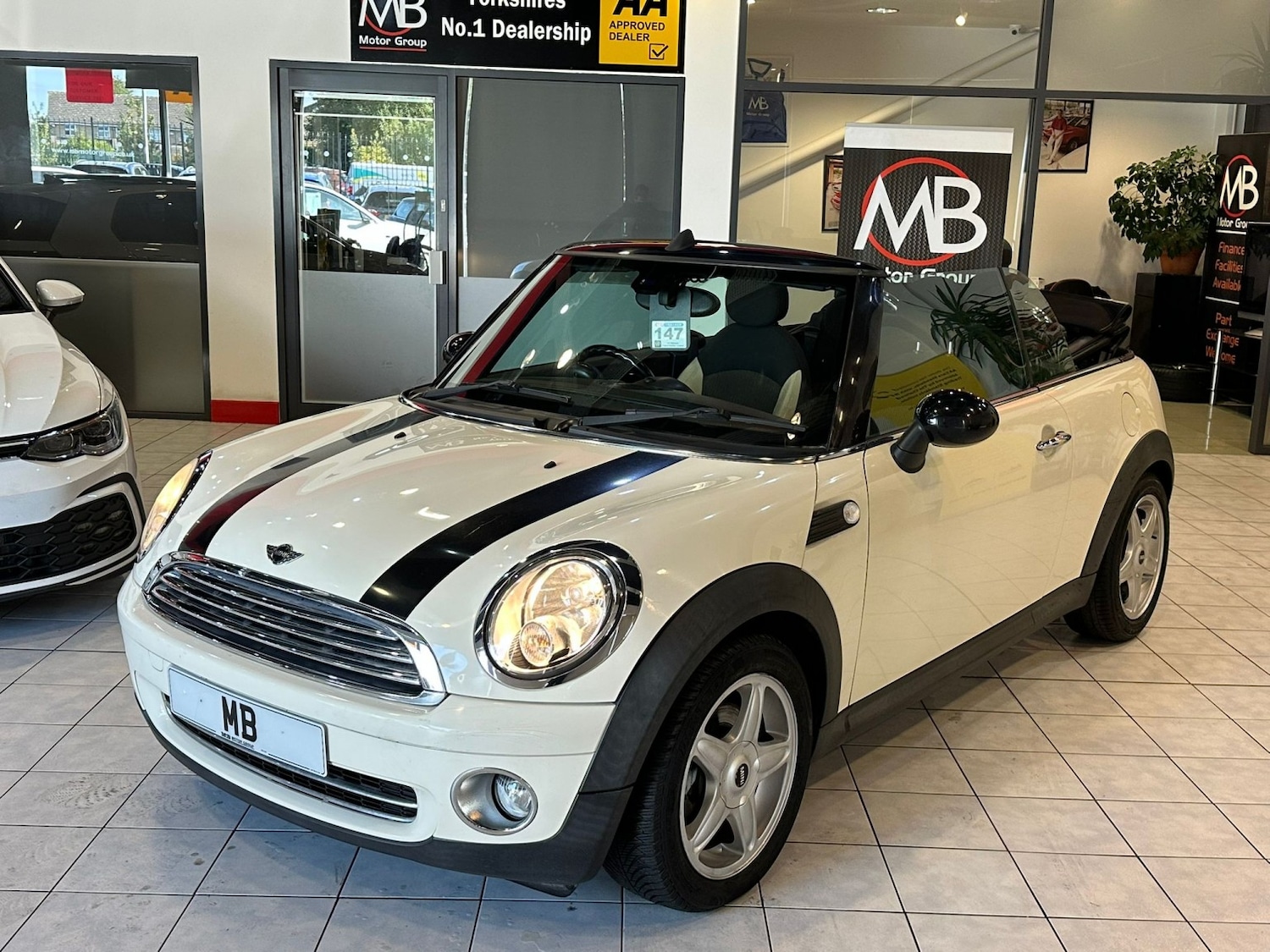 Used MINI Convertible 2010 for sale - 76656095: Photo 3
