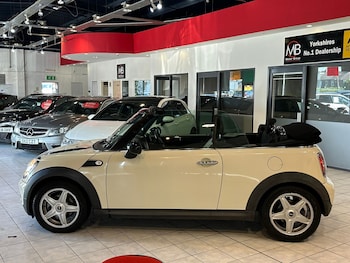 Used MINI Convertible 2010 for sale - 76656095: Photo