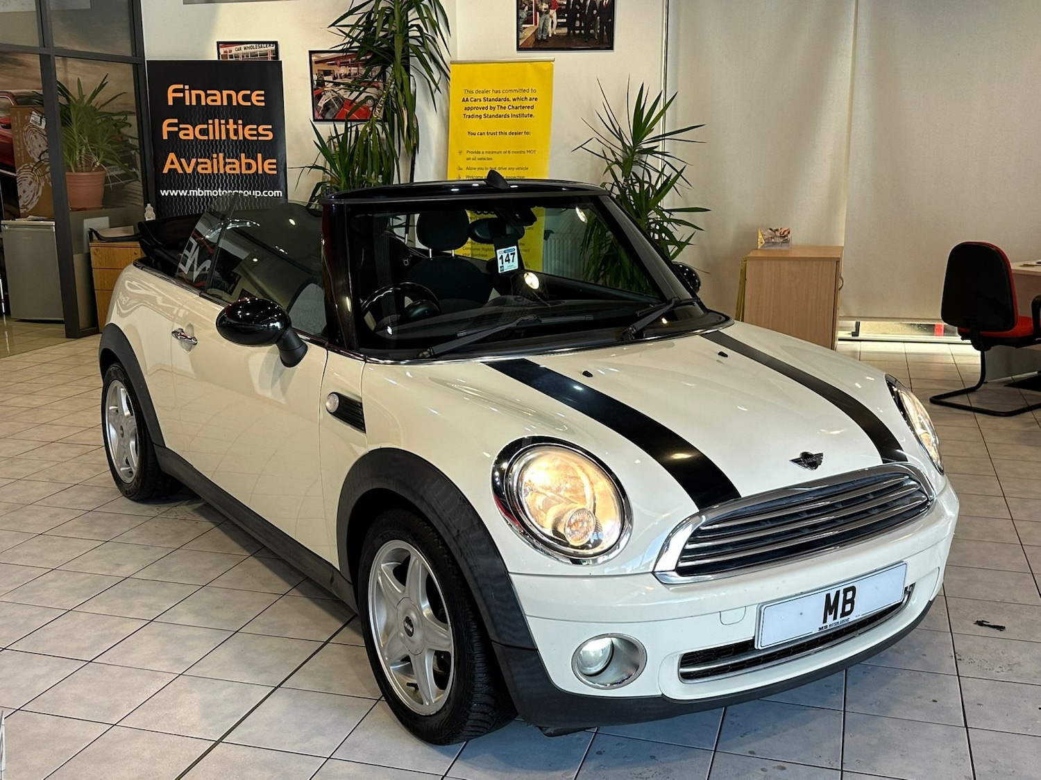 Used MINI Convertible 2010 for sale - 76656095: Photo 5