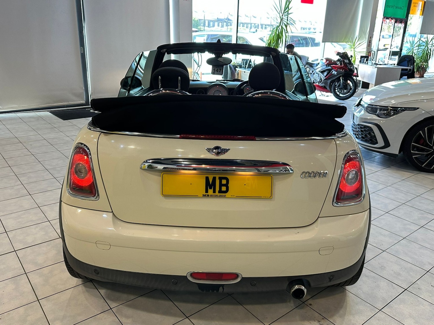 Used MINI Convertible 2010 for sale - 76656095: Photo 6