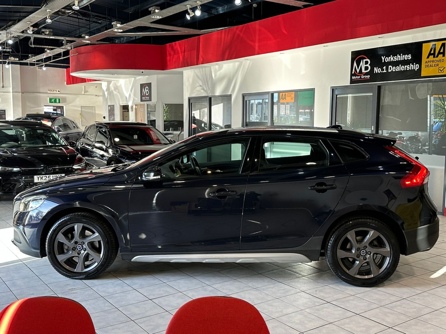 Used Volvo V40 Cross Country 2016 for sale - 76769872: Photo 11