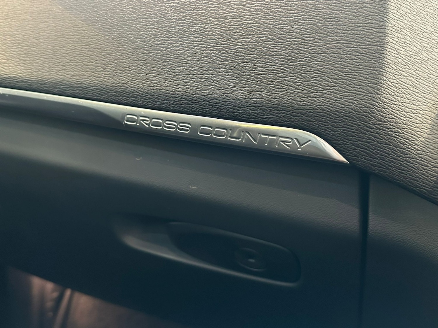 Used Volvo V40 Cross Country 2016 for sale - 76769872: Photo 19