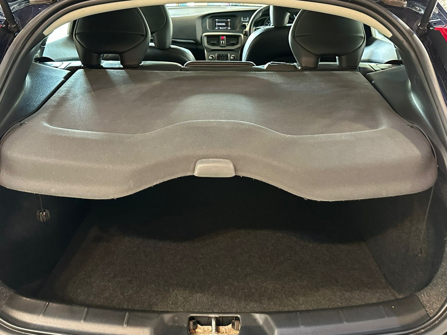 Used Volvo V40 Cross Country 2016 for sale - 76769872: Photo 9