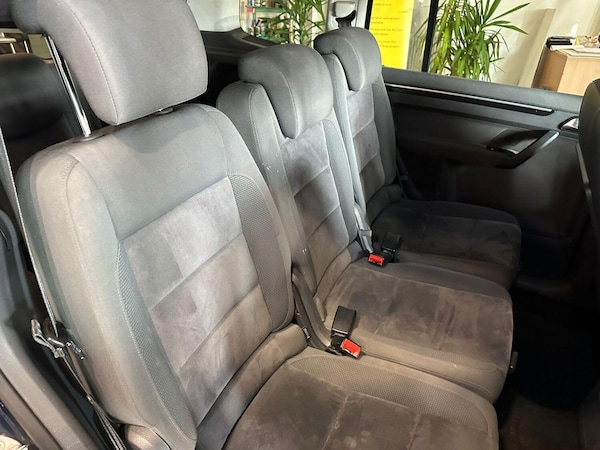 Used Volkswagen Touran 2011 for sale - 75418790: Photo 11