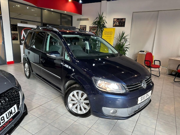 Used Volkswagen Touran 2011 for sale - 75418790: Photo 1